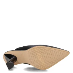 Women's Circus NY, Monique Pump