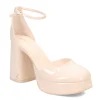Women's Circus NY, Rosa Pump